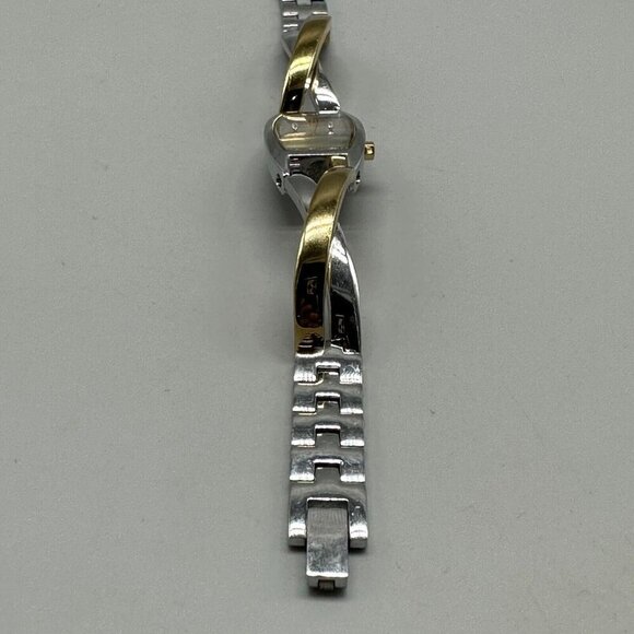 3/$30 Armitron Watch Women Silver Tone Cross Over Band New Battery 6.5" - Picture 6 of 11